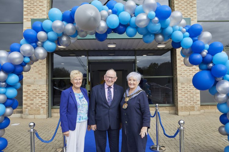 Lord Mayor of Bradford officially opens new Expect Distribution