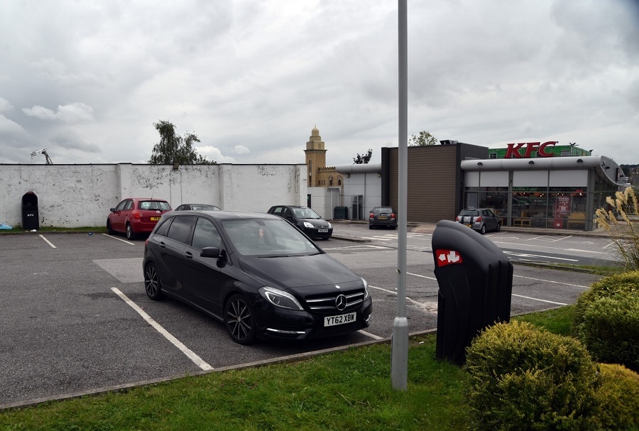 Application to build cafe in KFC car park…