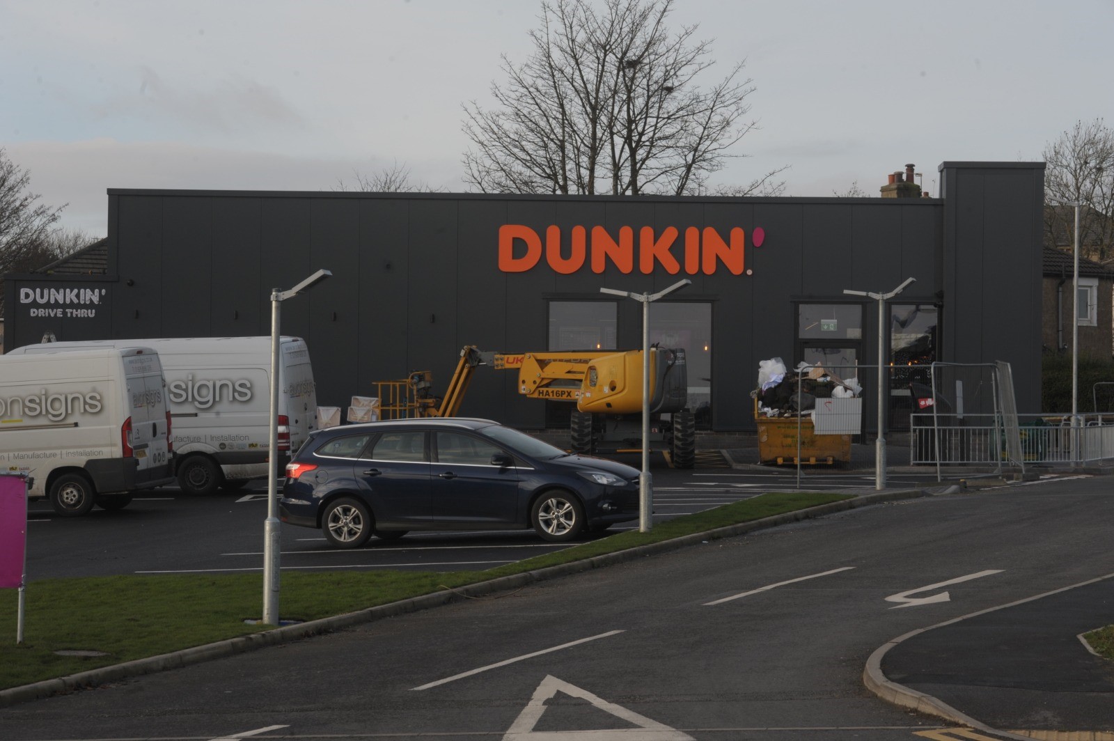 Dunkin' Donuts Find out when a drive through opens Bradford Bradford