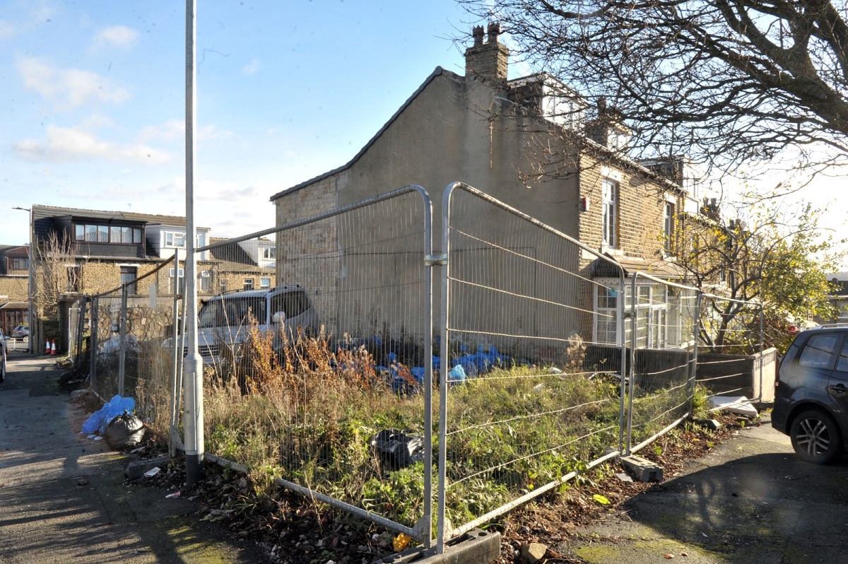 Shops can be built on Girlington site