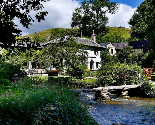 Stunning Yorkshire Dales hotel is named ‘best vegan…