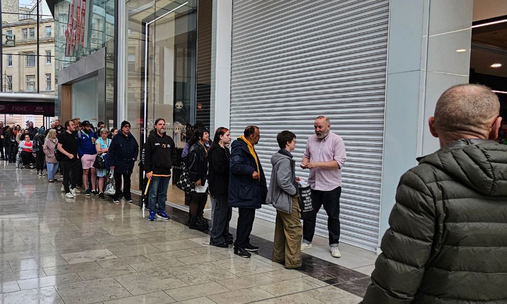 Queues stretch back outside The Broadway as HMV&hellip;