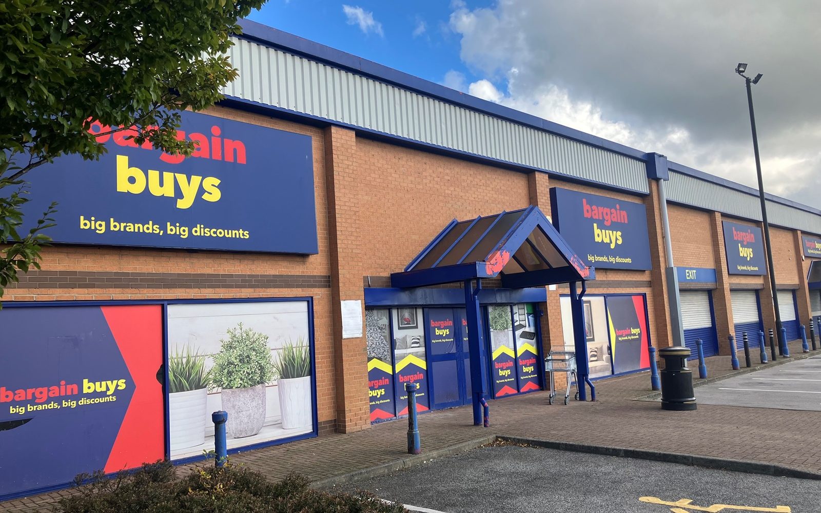 New supermarket to open in vacant discount store…