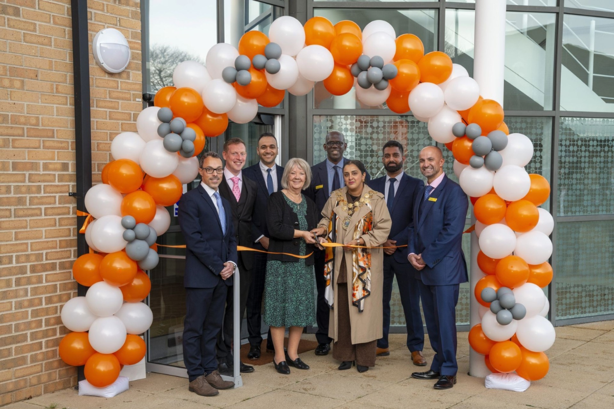 Multimillion-pound eye clinic and surgical centre opens in…