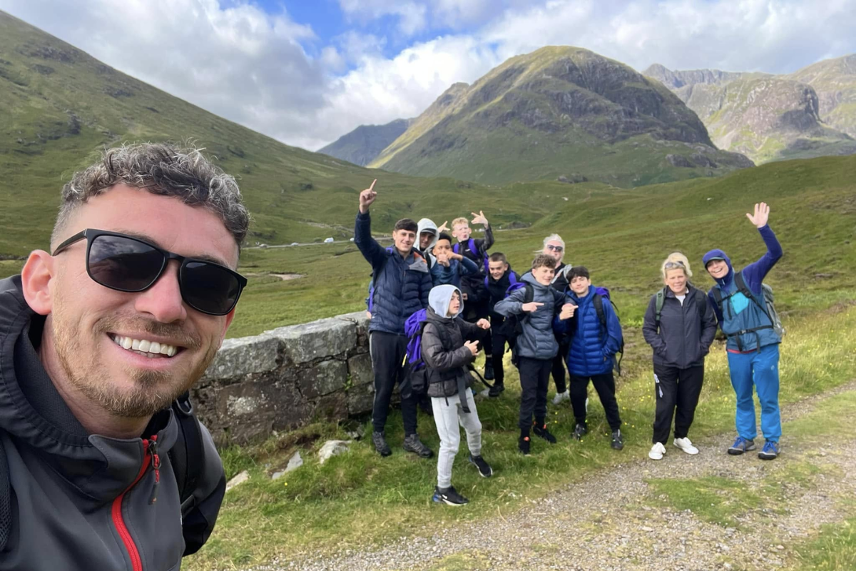 Plumbing merchant raises more than £5k for Bolton…