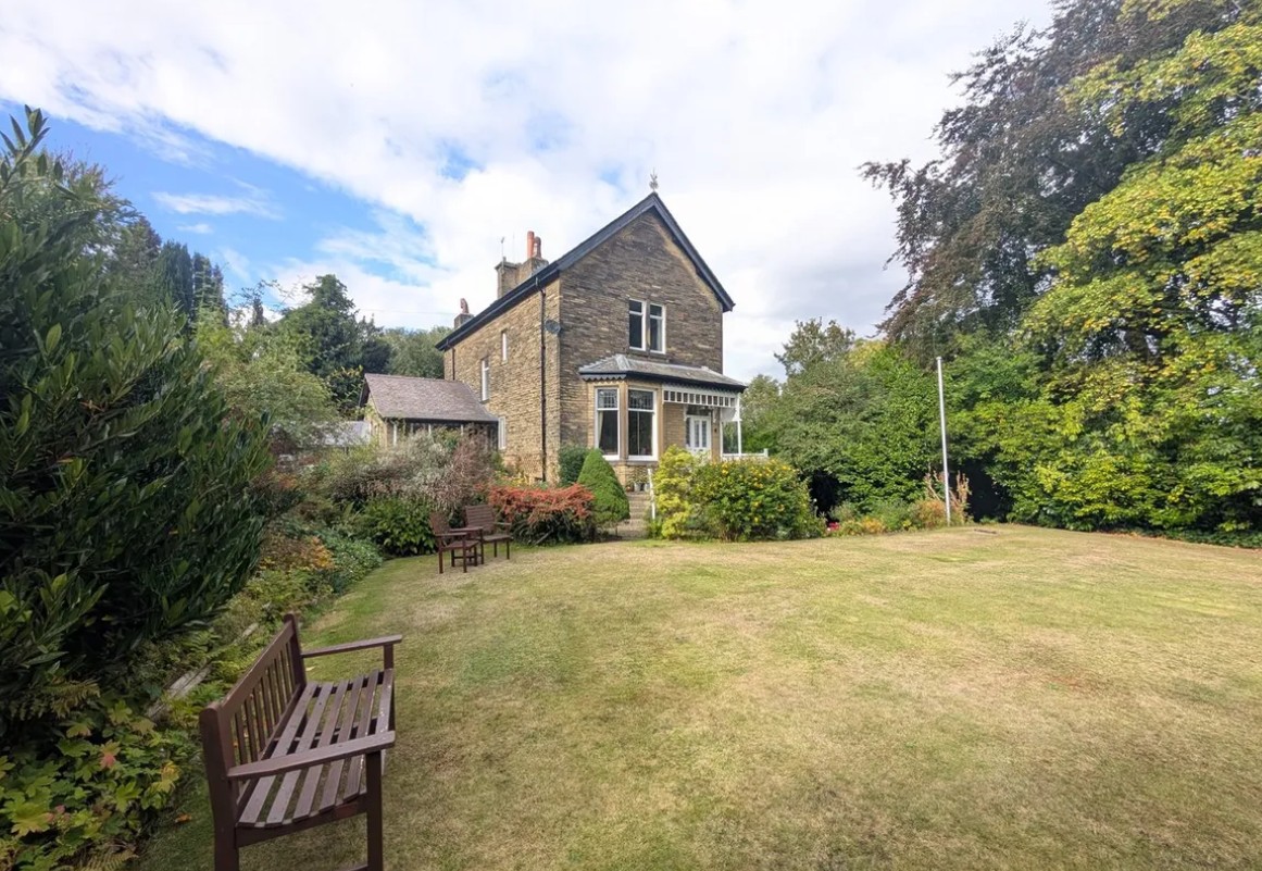 Detached Victorian house with separate annexe for sale…