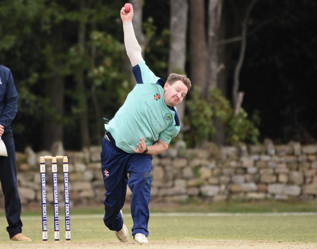 Local housebuilder donates £1,000 to cricket club in…