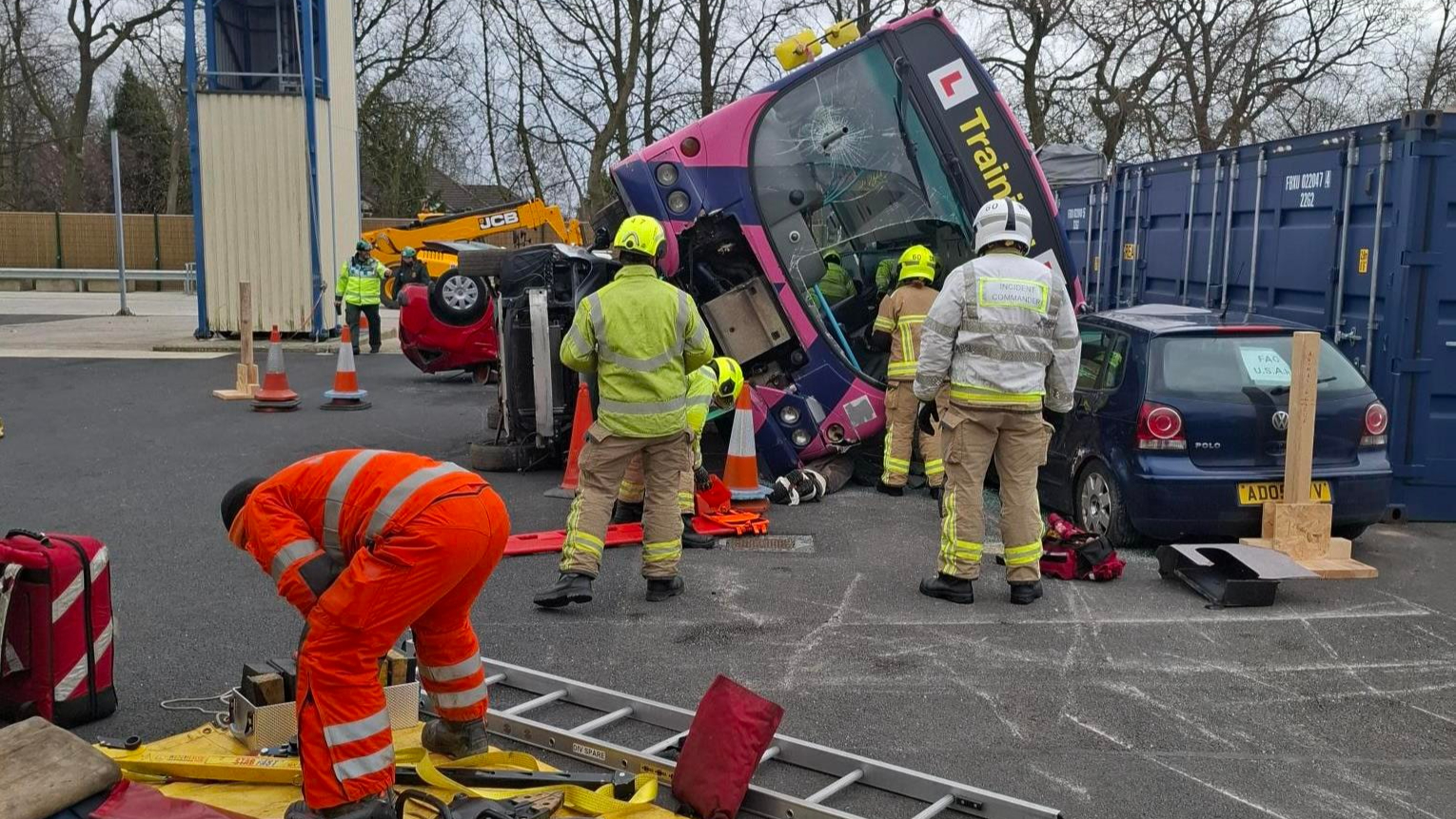 Decommissioned First Bus helps Bradford crews prepare for&hellip;