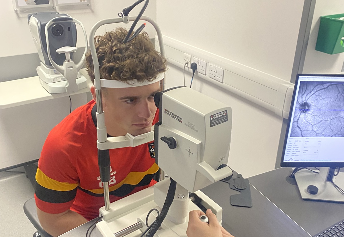 Bulls players head for clinic after club seal…