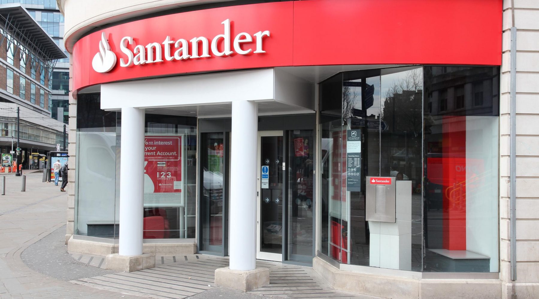 Bradford Santander customers told to check banking app…