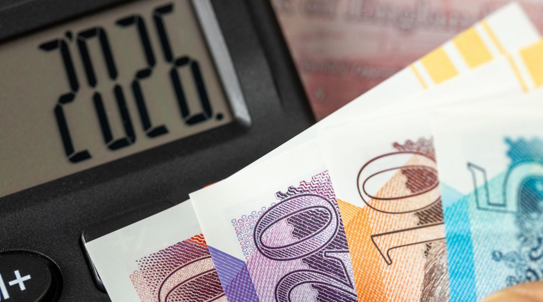 HMRC issues deadline warning to 864,000 taxpayers with…